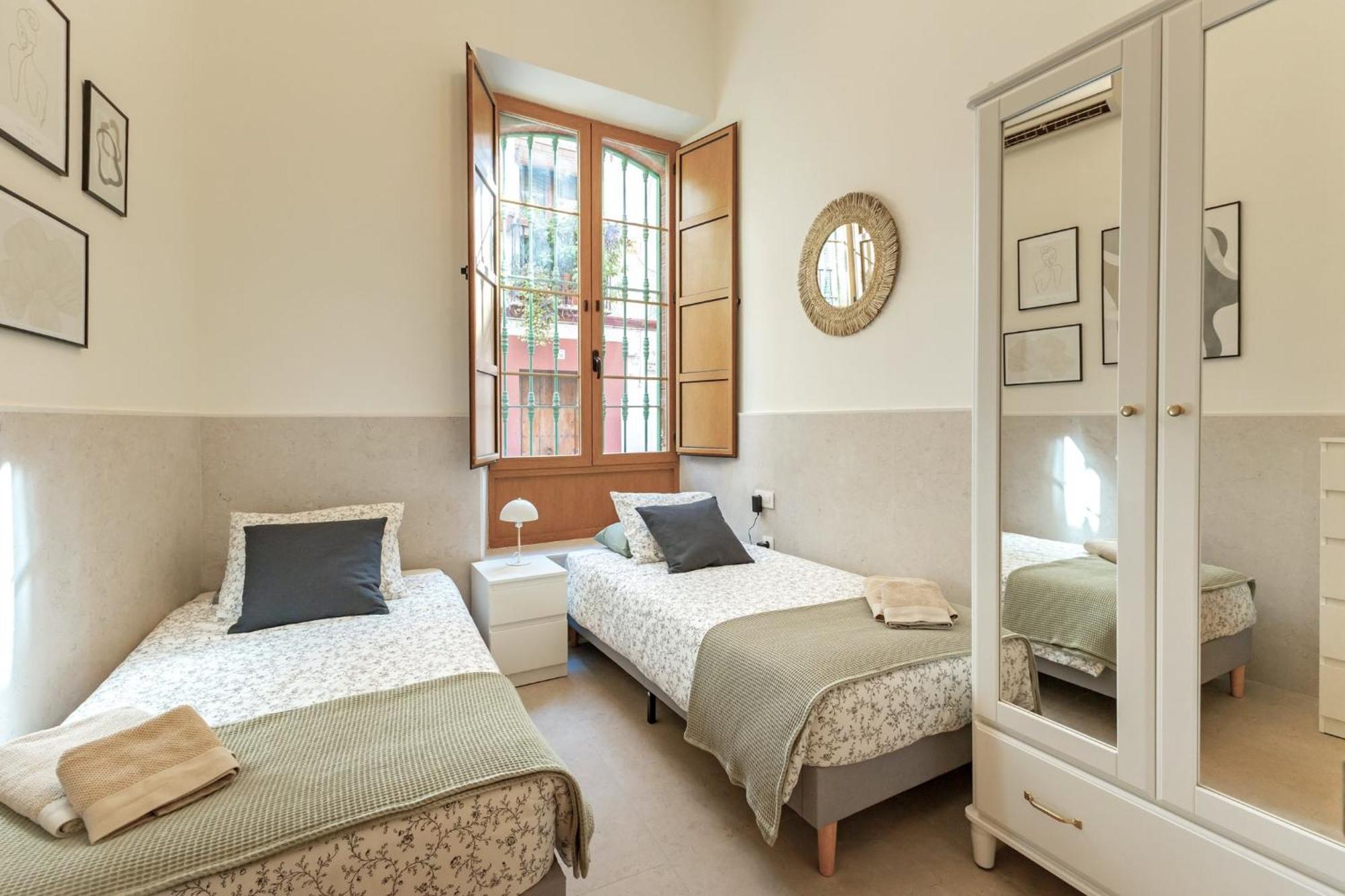 Modern Spacious Apartment Central Of 세비야 외부 사진